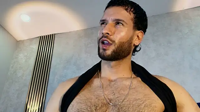 XXX chat uživo modela Jacob_Benelli