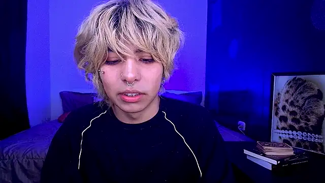 Aronn_44 Chat XXX in diretta