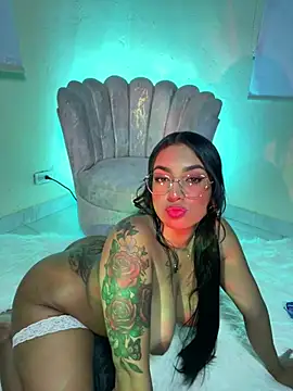 Živý XXX chat Linda_Saenz_