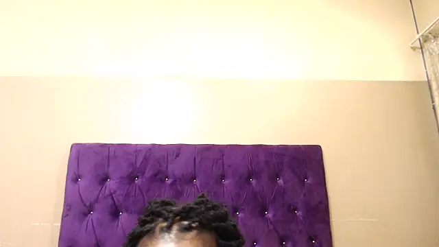 EBONYBUSTYY Chat XXX in diretta