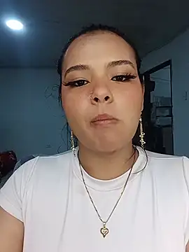 Emily_Rouse23 Adlı Modelin Canlı XXX Sohbeti