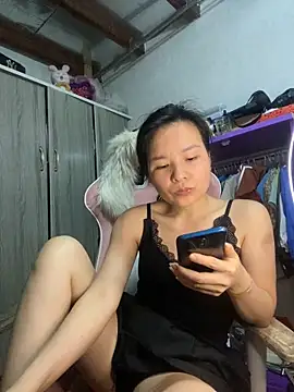 Ivy_Trix2's Live XXX Chat