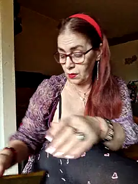 Love_Tina_Forever: διαδικτυακό σόου στην κάμερα