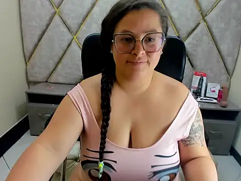 Онлайн чат XXX Sarah_Boobs_