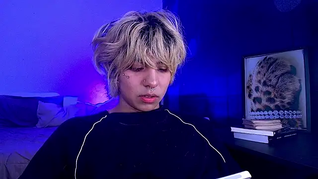 Aronn_44 élő XXX-chatje