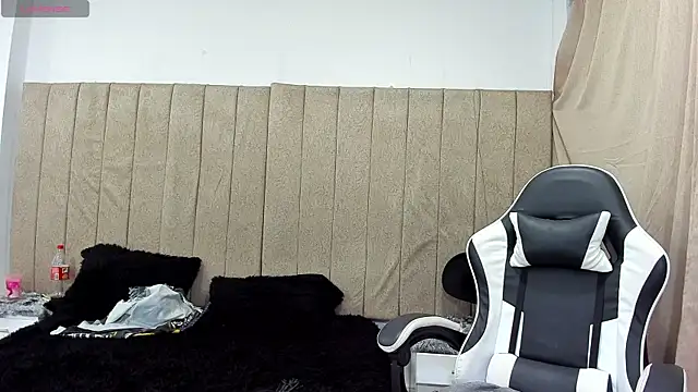 pipe_hot04 Webcam Show