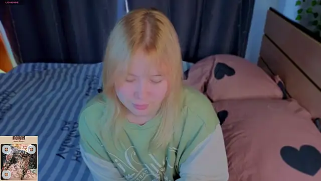 unburnedgirl élő XXX-chatje