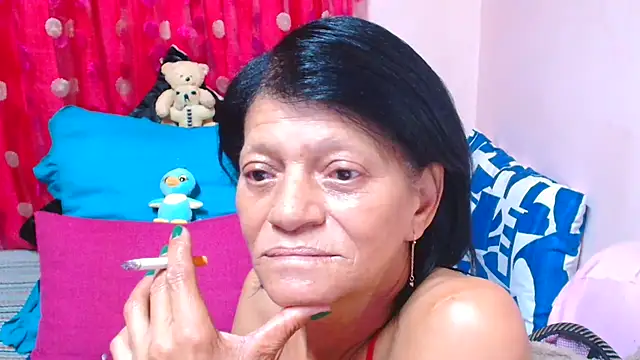 SLUTTYROXYn Live XXX chat