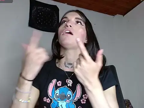 Pokazy przed kamerką – Scarlett_crastrawberry