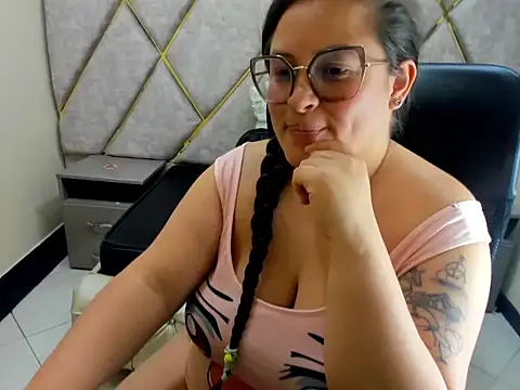 Sarah_Boobs_'s Live XXX Chat