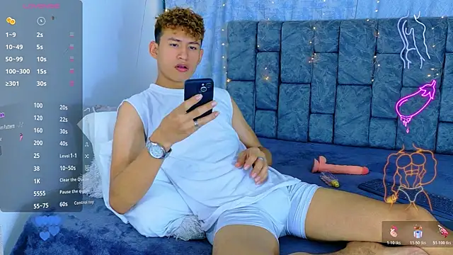 NicolasTorrez: онлайн-секс-чат