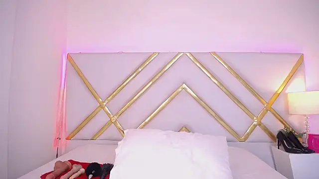 XXX chat uživo modela laila_stilwiills