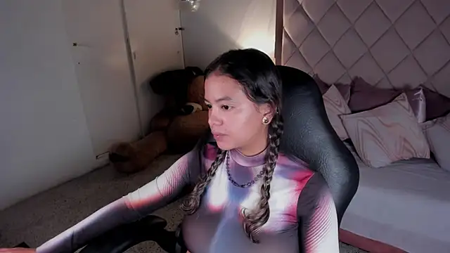 dulce_lyraa1 Adlı Modelin Canlı XXX Sohbeti