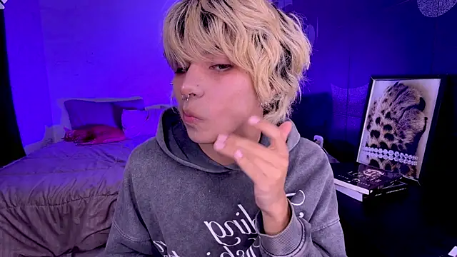 Aronn_44 live XXX chat