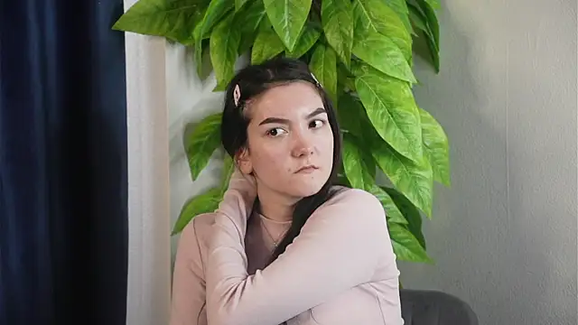 ClarineClymer Adlı Modelin Canlı XXX Sohbeti