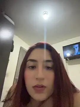 EsmeraldaNaim Show in webcam