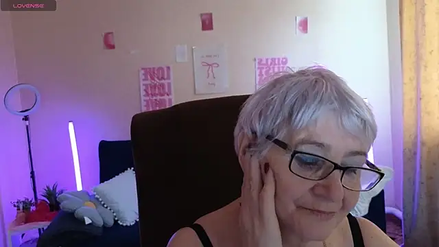 Sandra_Snowflake Adlı Modelin Canlı XXX Sohbeti