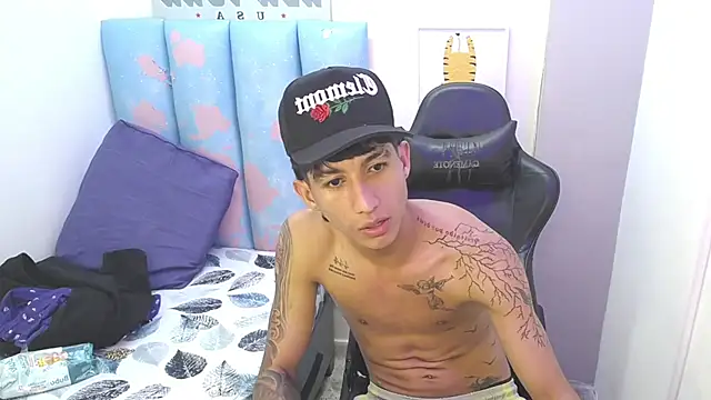 liam_play's Webcam Show