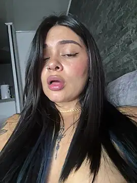Chat +18 de Saray_charmante ao vivo