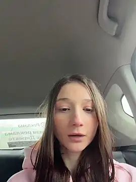 hiding-mila live XXX chat