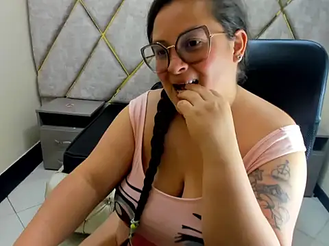 Sarah_Boobs_ Live XXX Chat