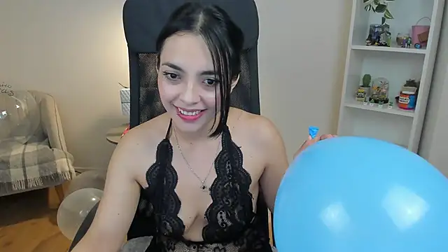 _BellaEvans_ Chat XXX in diretta
