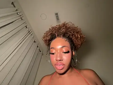 ebonydolled's Live XXX Chat