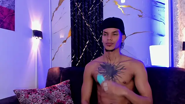 kai_storm77 Show Webcam