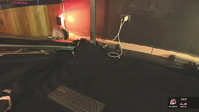 Sky_Hunterr Show in webcam