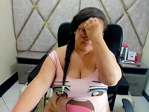 Chat XXX en directo de Sarah_Boobs_