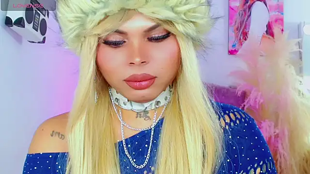 AdanKinng Show in webcam