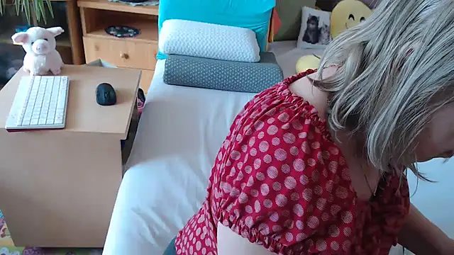 Dorina live XXX chat