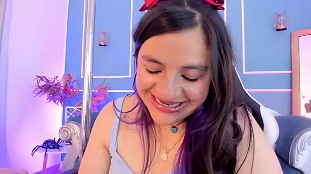 TaraTaylorr Live XXX-Chat