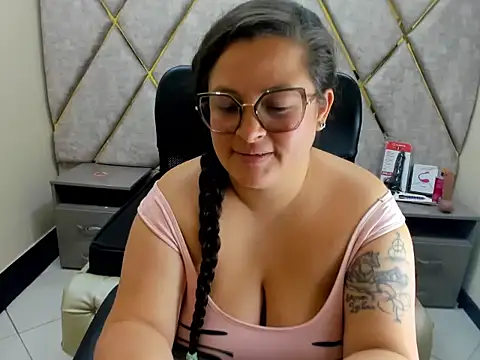 Sarah_Boobs_ 라이브 XXX 채팅