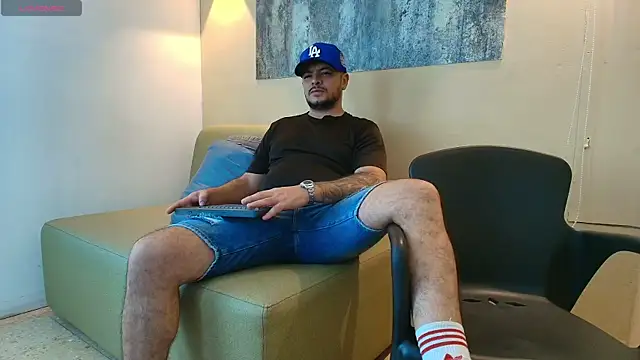 TROY_KIRK Live XXX Chat