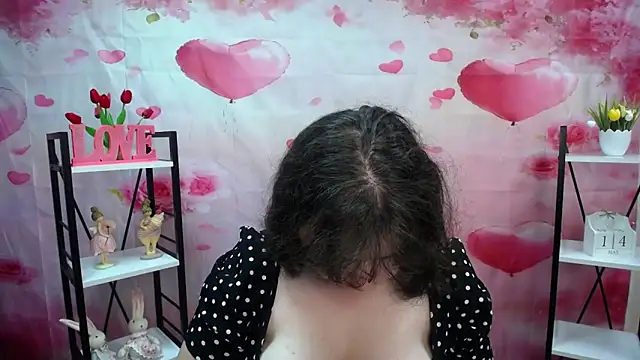 NeonilaLisova Adlı Modelin Canlı XXX Sohbeti