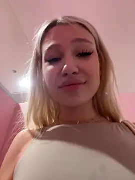 Kiss_Auroraa Live XXX Chat