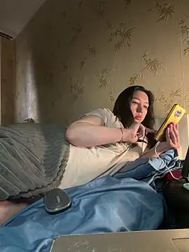 Naughtbaby_2025 élő XXX-chatje