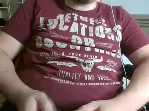 guywithboobs webcam show