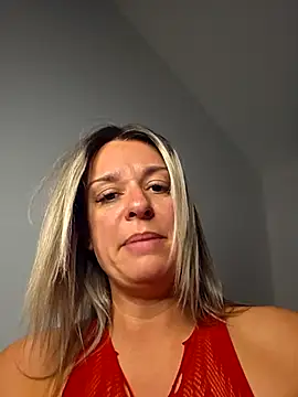 Chat +18 de SpicyVicky ao vivo