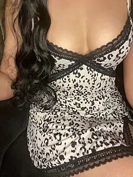 ROUUH Adlı Modelin Canlı XXX Sohbeti