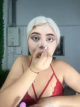 lya_nekko_ élő XXX-chatje