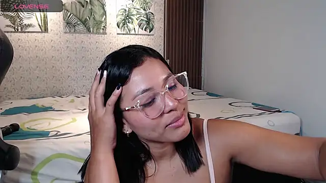 Chat XXX en directo de caylinhot7