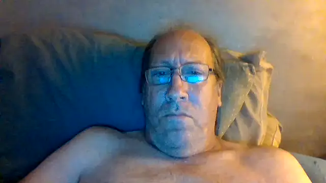 hornyrich69 élő XXX-chatje