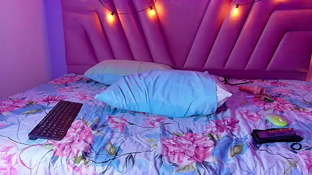 naughtyyindiann Chat XXX live