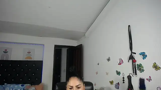 mature_bigboobs10 Adlı Modelin Canlı XXX Sohbeti