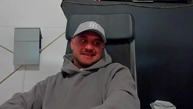 XXX chat uživo modela JamesMyerss