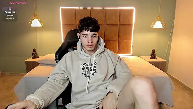 AlejooTwink's Live XXX Chat