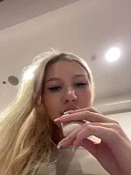 Kiss_Auroraa Webcamshow