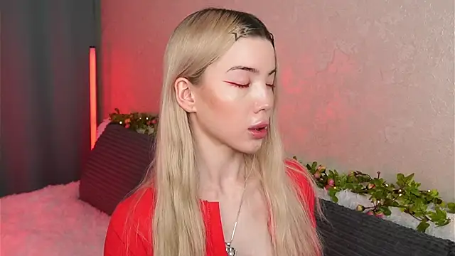 Вебкам-шоу LindaThackerr